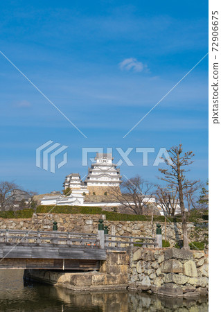 Himeji Castle castle tower (taken from the intersection in front of Himeji Castle) Himeji Castle castle tower (taken from the intersection in front of Himeji Castle) 72906675