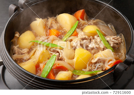 Nikujaga in a pan 72911600