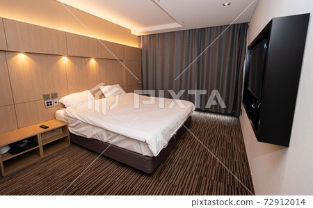Interior of a business hotel room 72912014