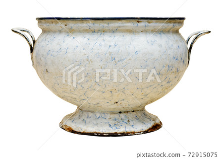 Old empty soup bowl Old empty soup bowl 72915075