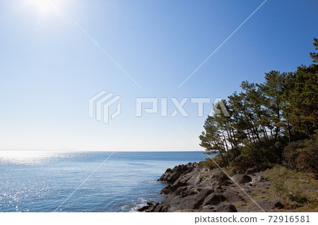 Calm sea on the Terushima coast of Kushikino city 72916581