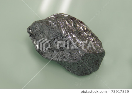 Silicon ore 72917829