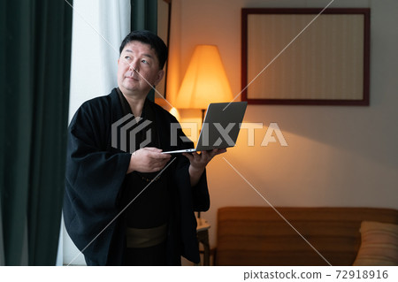 男社長業務中間和服學習 男社長業務中間和服學習 72918916