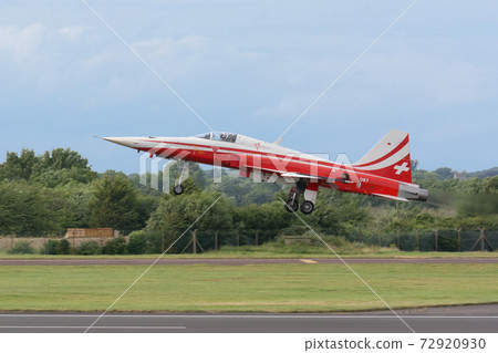 瑞士空軍Patruille瑞士起飛 72920930