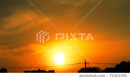 Scenery of the sunset sky (near Kawaguchi City, Saitama Prefecture) Scenery of the sunset sky (near Kawaguchi City, Saitama Prefecture) 72922595
