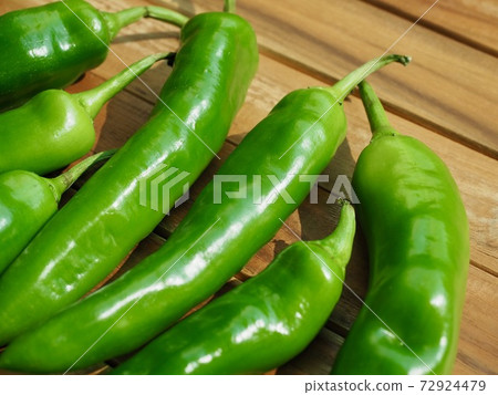 Fresh organic green pepper Fresh organic green pepper 72924479