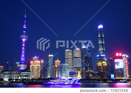 從外灘眺望，上海浦東陸家嘴夜景（浦東陸家嘴） 72925348