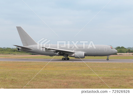 Italian Air Force KC-767A landing 72926926