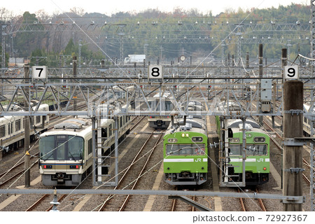 221和103系列錨固在車輛底座上 72927367