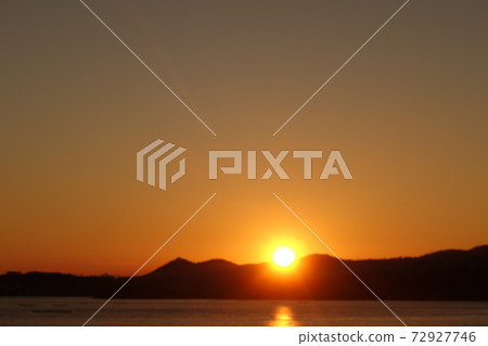 Evening view of Lake Hamana on the verge of sinking Evening view of Lake Hamana on the verge of sinking 72927746
