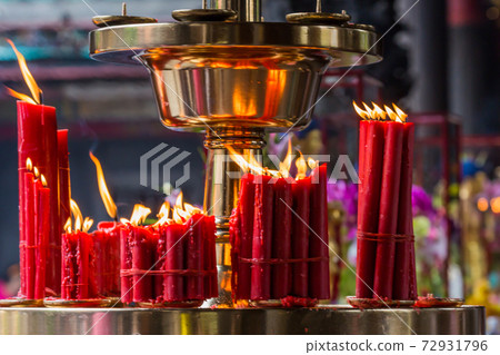 Candles 72931796