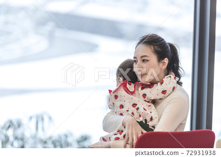 Parent and child 72931938