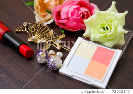 Cosmetics, cosmetics, lipsticks, foundations, lips, hairpins, accessories, hair ornaments, fashion 72932143