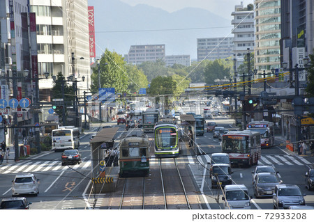 廣島市區,有軌電車行駛的城市景觀 廣島市區,有軌電車行駛的城市景觀 72933208