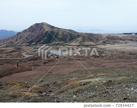 A distant view from Mt. Nakadake, Ropeway Station, Mt. Karasuhata, Kusasenri 72934427