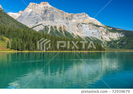 Emerald Lake in summer sunny day with Michael Peak Mountain in the background. Yoho National Park, Canadian Rockies, British Columbia, Canada. 72939679