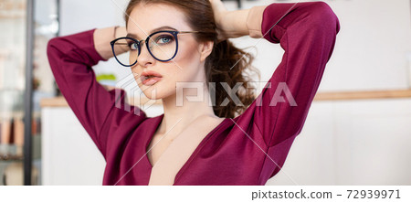 White girl model portrait White girl model portrait 72939971