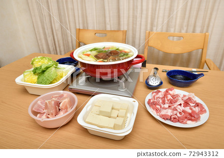 Dining table (pot dish) 72943312