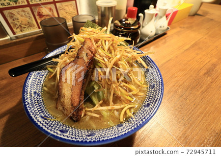 Salted green onion ramen with chili oil Salted green onion ramen with chili oil 72945711