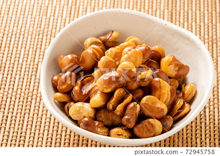 Ikari beans (broad beans). Ikari beans (broad beans). 72945758