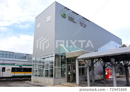 Central station of the Mogami region "Shinjo Station" Central station of the Mogami region "Shinjo Station" 72945806