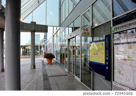 Central station of the Mogami region "Shinjo Station" Central station of the Mogami region "Shinjo Station" 72945808