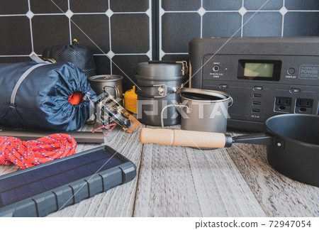 便攜式電源露營設備圖像素材 72947054