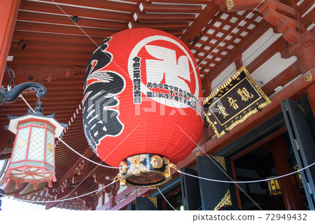 Asakusa Sensoji Temple large lantern in the main hall Asakusa Sensoji Temple large lantern in the main hall 72949432