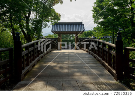 大阪府池田市池田城跡公園,東門大橋(大手門)和索拉博裡 大阪府池田市池田城跡公園,東門大橋(大手門)和索拉博裡 72950336