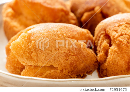 Sarter Undergee（一種被稱為沖繩特產的甜點）。 72951673