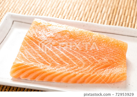 Atlantic salmon for sashimi (raw). 72953929