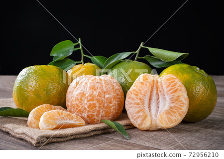 橘子 農業 木板 蜜柑 Tangerine wooden background 蜜柑 みかん 橘子 農業 木板 蜜柑 Tangerine wooden background 蜜柑 みかん 72956210