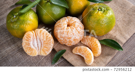 Mandarin orange agriculture wood board mandarin Tangerine wooden background mandarin orange みかん Mandarin orange agriculture wood board mandarin Tangerine wooden background mandarin orange みかん 72956212