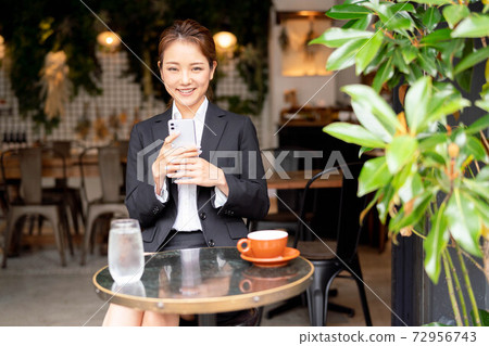 美麗的日本女性 72956743