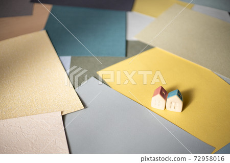 Small house and wallpaper sample Small house and wallpaper sample 72958016