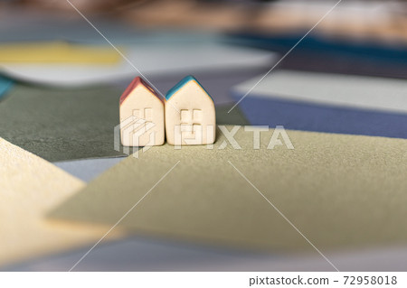 Small house and wallpaper sample Small house and wallpaper sample 72958018