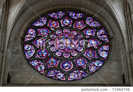 Rose window 72960746