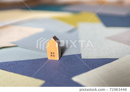 Small house and wallpaper sample Small house and wallpaper sample 72963446