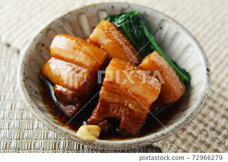 Pork belly boiled 72966279