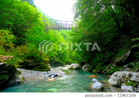 View of Okuiya Double Kazura Bridge, Soya Valley and Otoko Bridge, Shikoku, Miyoshi City, Tokushima Prefecture Iya (2) 72967209