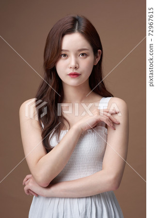 Woman beauty beauty Woman beauty beauty 72967615