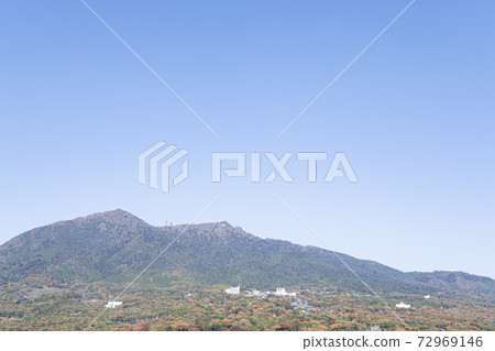 藍天和筑波山 72969146