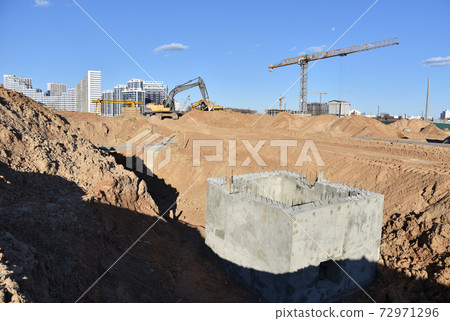 Construction of stormwater pits, sanitary sewer system distribution chamber and pump station. Construction of stormwater pits, sanitary sewer system distribution chamber and pump station. 72971296