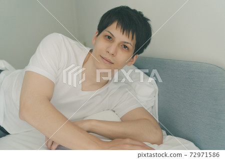 Handsome boyfriend Handsome boyfriend 72971586
