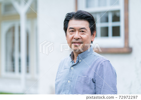 退休後獲得自由的人 72972297