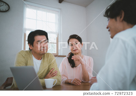 A couple in their 60s to be consulted 72972323