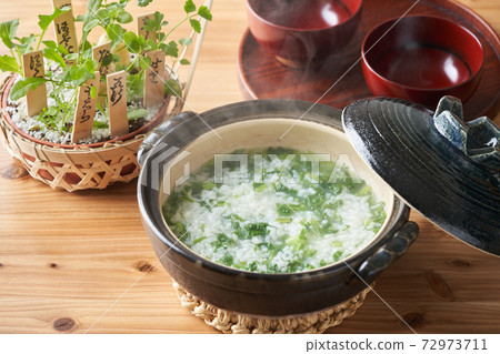 Seven herbs and seven herbs of spring 72973711