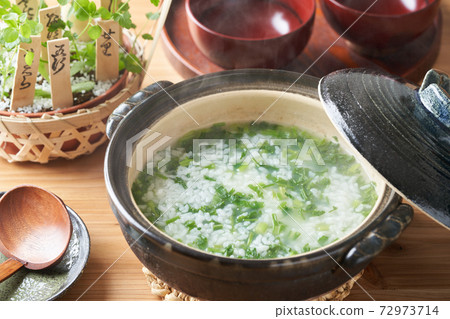 Seven herbs and seven herbs of spring Seven herbs and seven herbs of spring 72973714