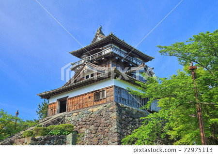 [福井縣]陽光明媚的新鮮綠色丸岡城 72975113