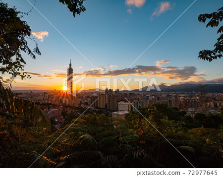 Sunset high angle view of the Taipei Cityscape from Xiangshan Sunset high angle view of the Taipei Cityscape from Xiangshan 72977645